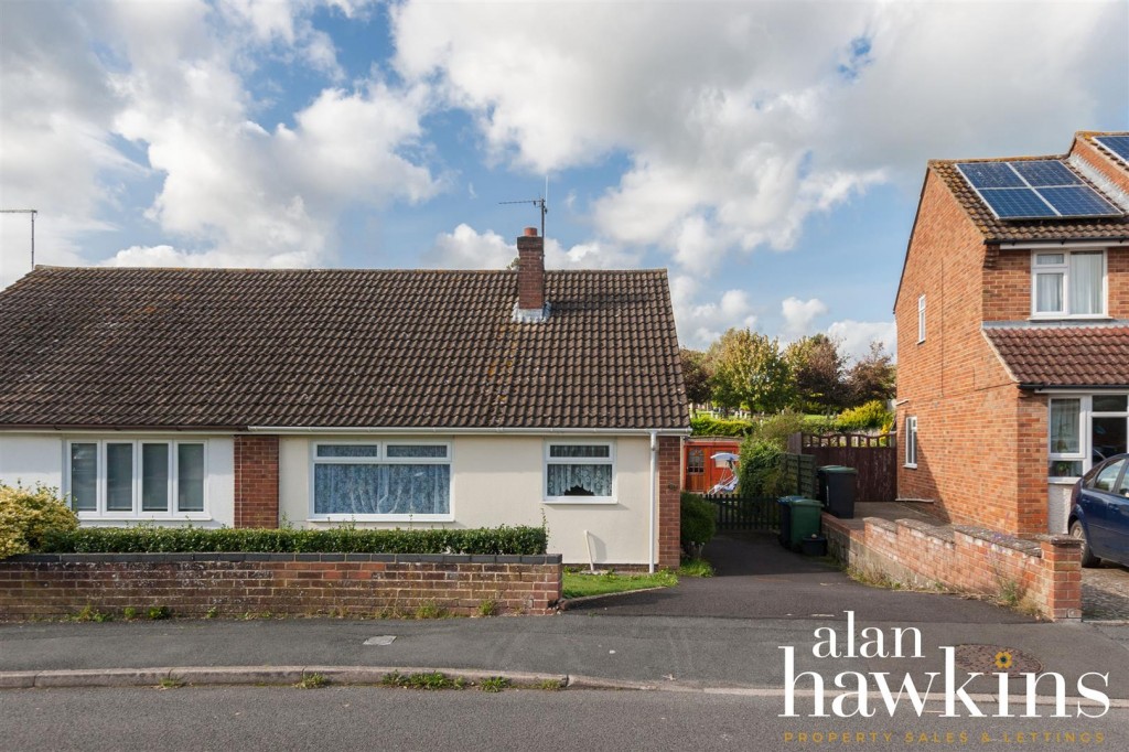 Images for Clarendon Drive, Royal Wootton Bassett SN4 8 EAID:11742 BID:1