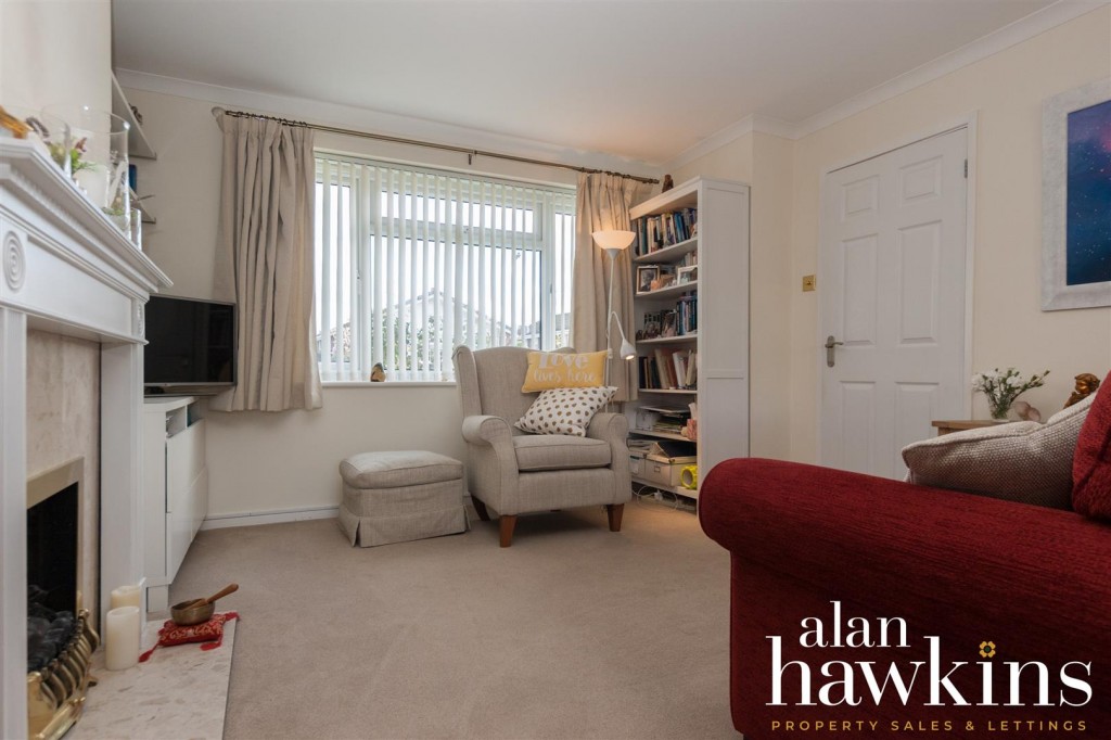 Images for Rowan Drive, Royal Wootton Bassett SN4 7 EAID:11742 BID:1