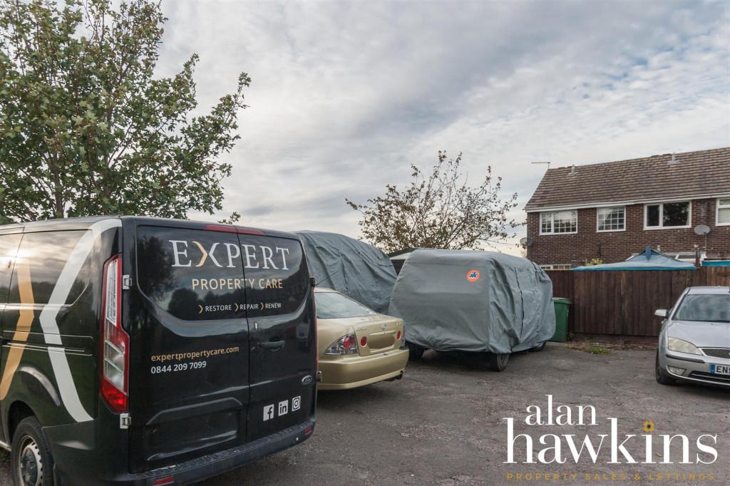 Images for Lucerne Close, Royal Wootton Bassett SN4 7 EAID:11742 BID:1