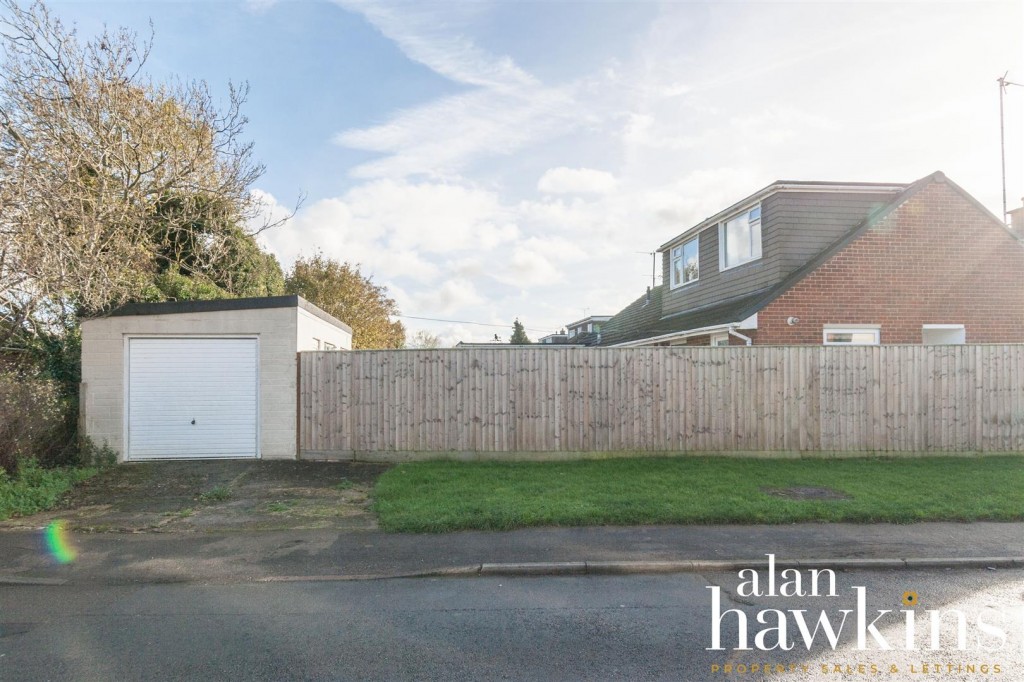 Images for Beaufort Road, Wroughton, Swindon SN4 9 EAID:11742 BID:1