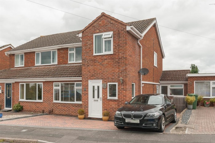 View Full Details for Sheridan Drive, Royal Wootton Bassett - EAID:11742, BID:1