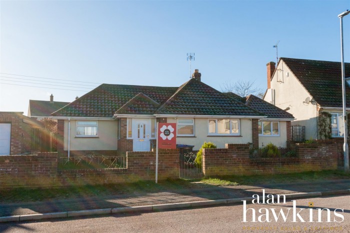 View Full Details for Longleaze, Royal Wootton Bassett SN4 8 - EAID:11742, BID:1