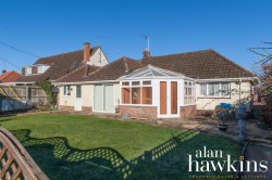 View Full Details for Longleaze, Royal Wootton Bassett SN4 8 - EAID:11742, BID:1