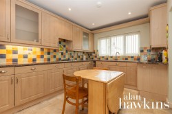 View Full Details for Longleaze, Royal Wootton Bassett SN4 8 - EAID:11742, BID:1