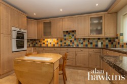 View Full Details for Longleaze, Royal Wootton Bassett SN4 8 - EAID:11742, BID:1