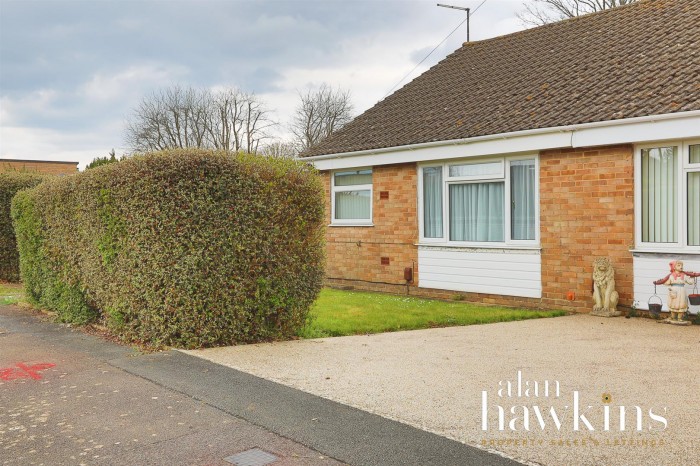 View Full Details for Byron Avenue, Royal Wootton Bassett, Swindon - EAID:11742, BID:1