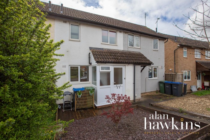 View Full Details for Westbury Park, Royal Wootton Bassett SN4 7 - EAID:11742, BID:1