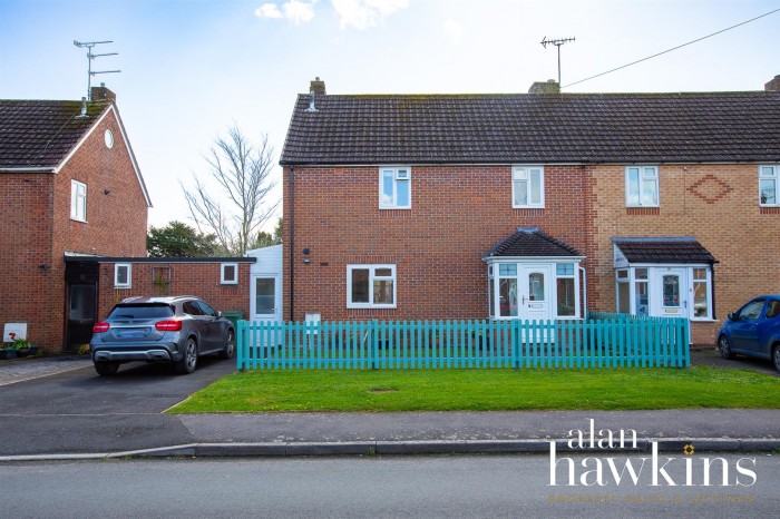 View Full Details for Tinkers Field, Royal Wootton Bassett SN4 8 - EAID:11742, BID:1