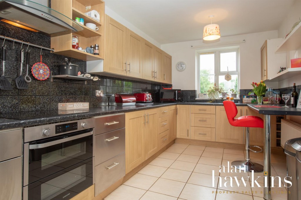 Images for Lancaster Square, Lyneham SN15 4 EAID:11742 BID:1