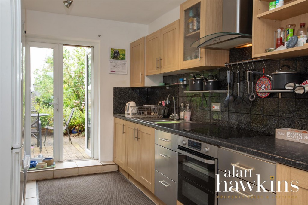 Images for Lancaster Square, Lyneham SN15 4 EAID:11742 BID:1