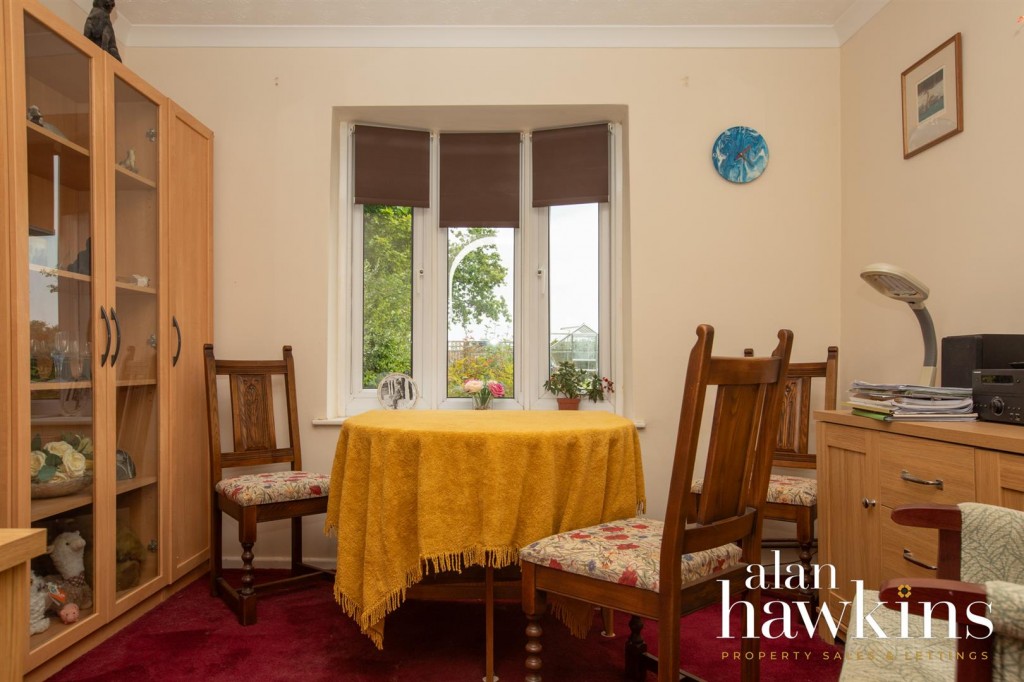 Images for Lancaster Square, Lyneham SN15 4 EAID:11742 BID:1