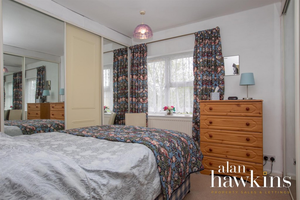 Images for Lancaster Square, Lyneham SN15 4 EAID:11742 BID:1