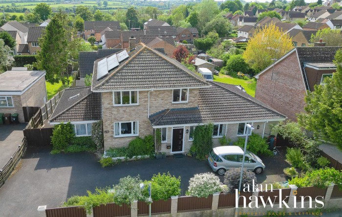 View Full Details for New Road, Royal Wootton Bassett SN4 7 - EAID:11742, BID:1