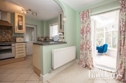 View Full Details for Middle Ground, Royal Wootton Bassett - EAID:11742, BID:1