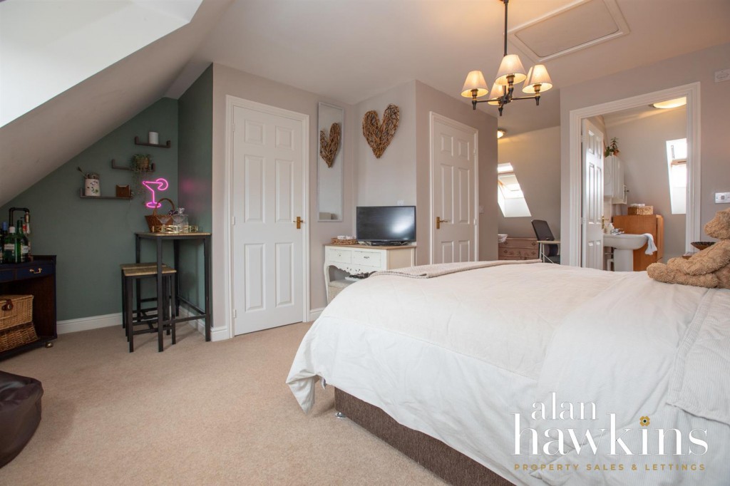 Images for Hart Close, Royal Wootton Bassett SN4 7 EAID:11742 BID:1