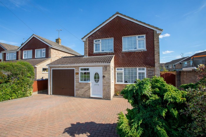 View Full Details for Shakespeare Road, Royal Wootton Bassett - EAID:11742, BID:1