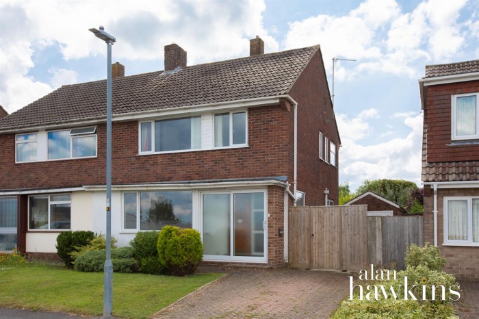 View Full Details for Noredown Way, Royal Wootton Bassett SN4 8 - EAID:11742, BID:1