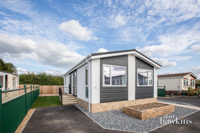 View Full Details for Church Park, Bradenstoke - EAID:11742, BID:1