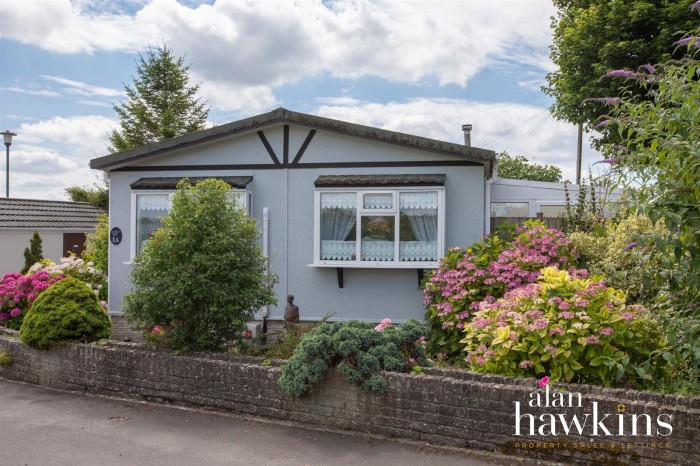 View Full Details for Church Park, Bradenstoke SN15 4 - EAID:11742, BID:1