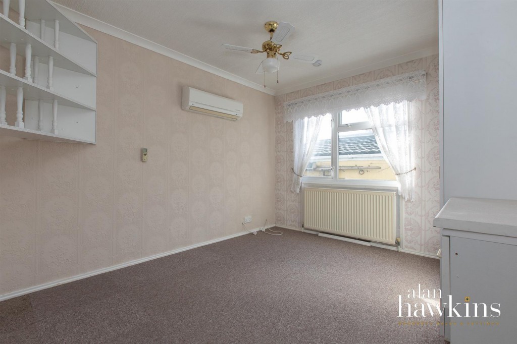 Images for Church Park, Bradenstoke SN15 4 EAID:11742 BID:1