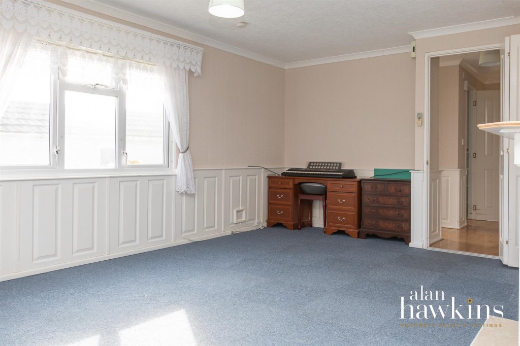 Images for Church Park, Bradenstoke SN15 4 EAID:11742 BID:1