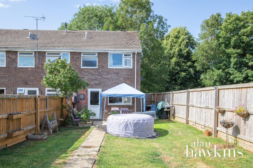 Images for Saffron Close, Royal Wootton Bassett EAID:11742 BID:1