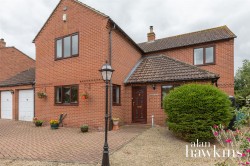 View Full Details for Broad Town - EAID:11742, BID:1