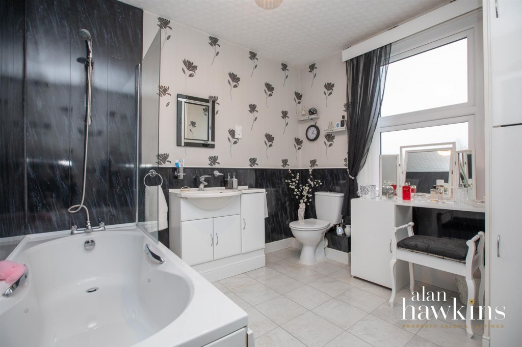 Images for Restrop Road, Purton SN5 4 EAID:11742 BID:1