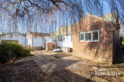 View Full Details for Longleaze, Royal Wootton Bassett SN4 8 - EAID:11742, BID:1