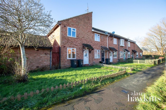View Full Details for Pendennis Road, Freshbrook - EAID:11742, BID:1