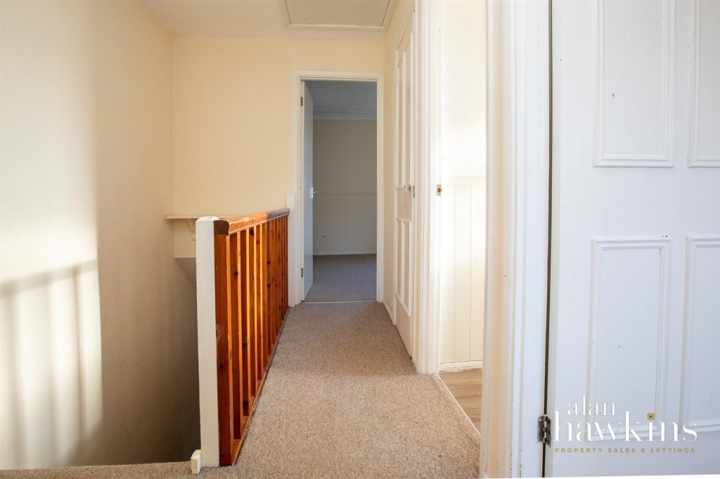 Images for Pendennis Road, Freshbrook EAID:11742 BID:1