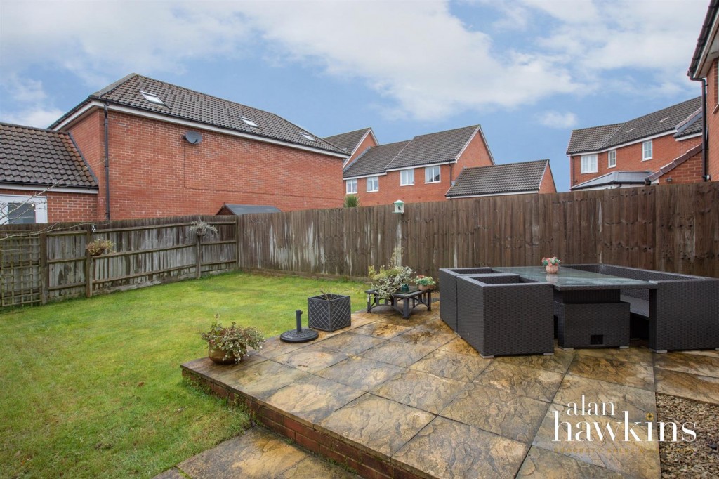 Images for Blain Place, Royal Wootton Bassett SN4 8 EAID:11742 BID:1