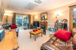 View Full Details for Swallows mead, Royal Wootton Bassett - EAID:11742, BID:1
