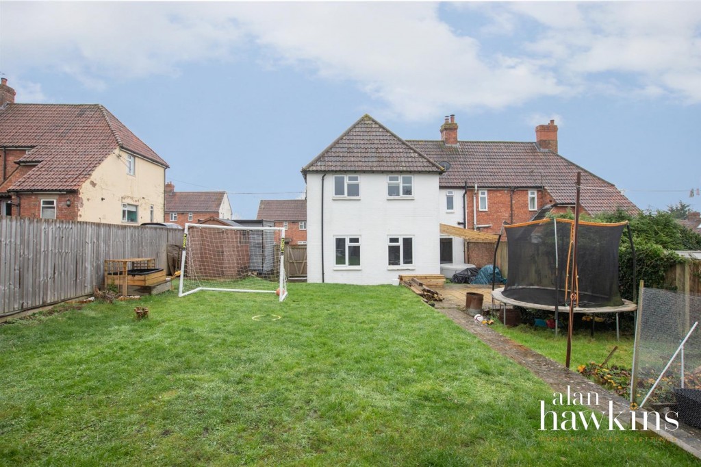 Images for Vale View, Royal Wootton Bassett SN4 EAID:11742 BID:1