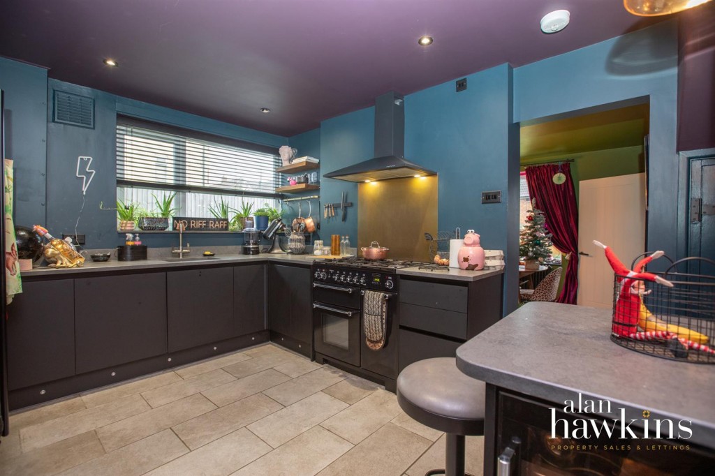 Images for Vale View, Royal Wootton Bassett SN4 EAID:11742 BID:1