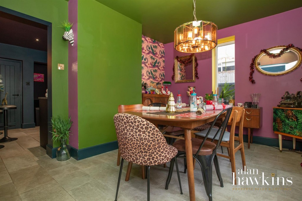 Images for Vale View, Royal Wootton Bassett SN4 EAID:11742 BID:1