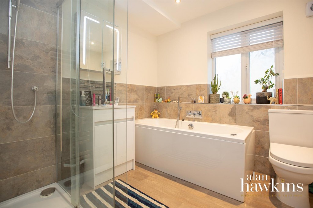 Images for Vale View, Royal Wootton Bassett SN4 EAID:11742 BID:1