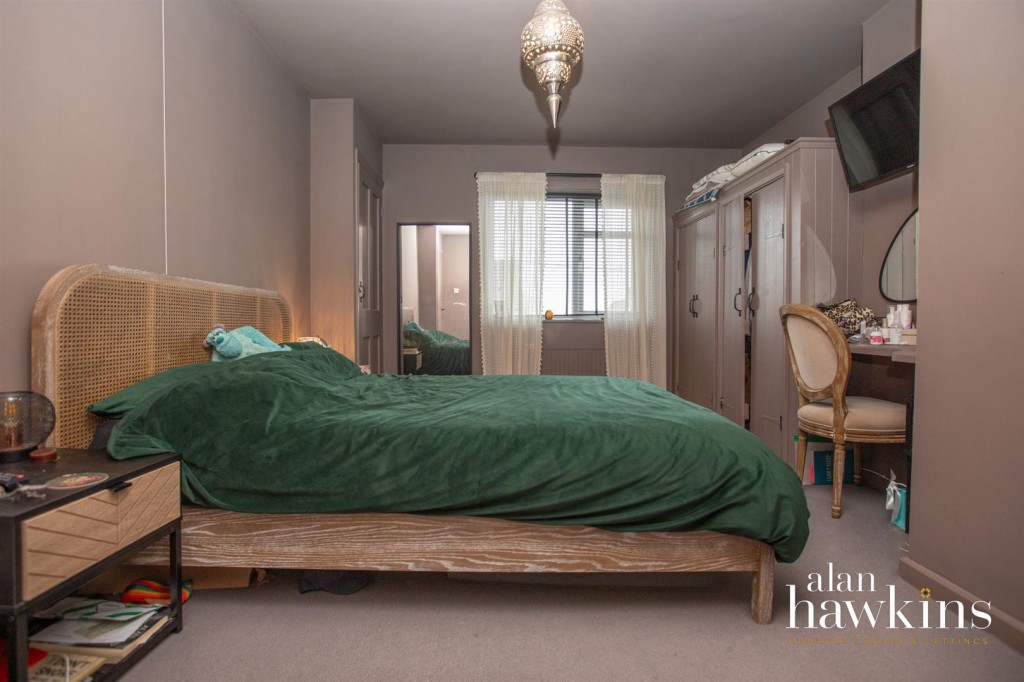 Images for Vale View, Royal Wootton Bassett SN4 EAID:11742 BID:1