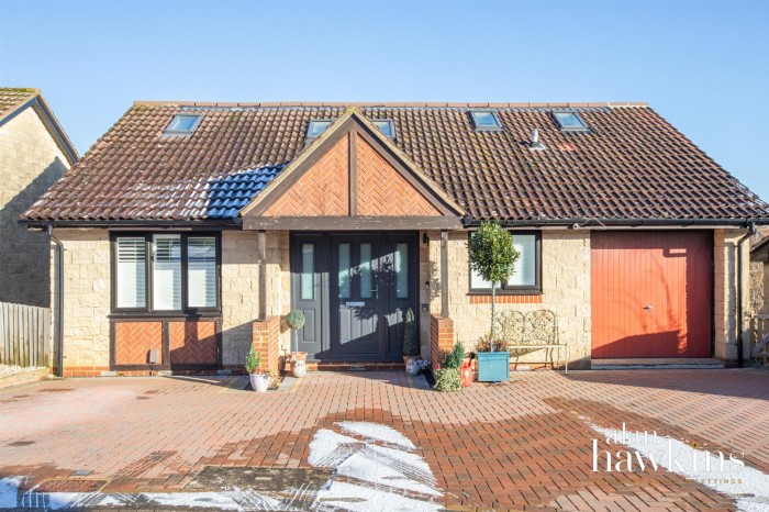 View Full Details for Fox Brook, Royal Wootton Bassett SN4 8 - EAID:11742, BID:1