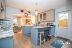 View Full Details for Fox Brook, Royal Wootton Bassett SN4 8 - EAID:11742, BID:1
