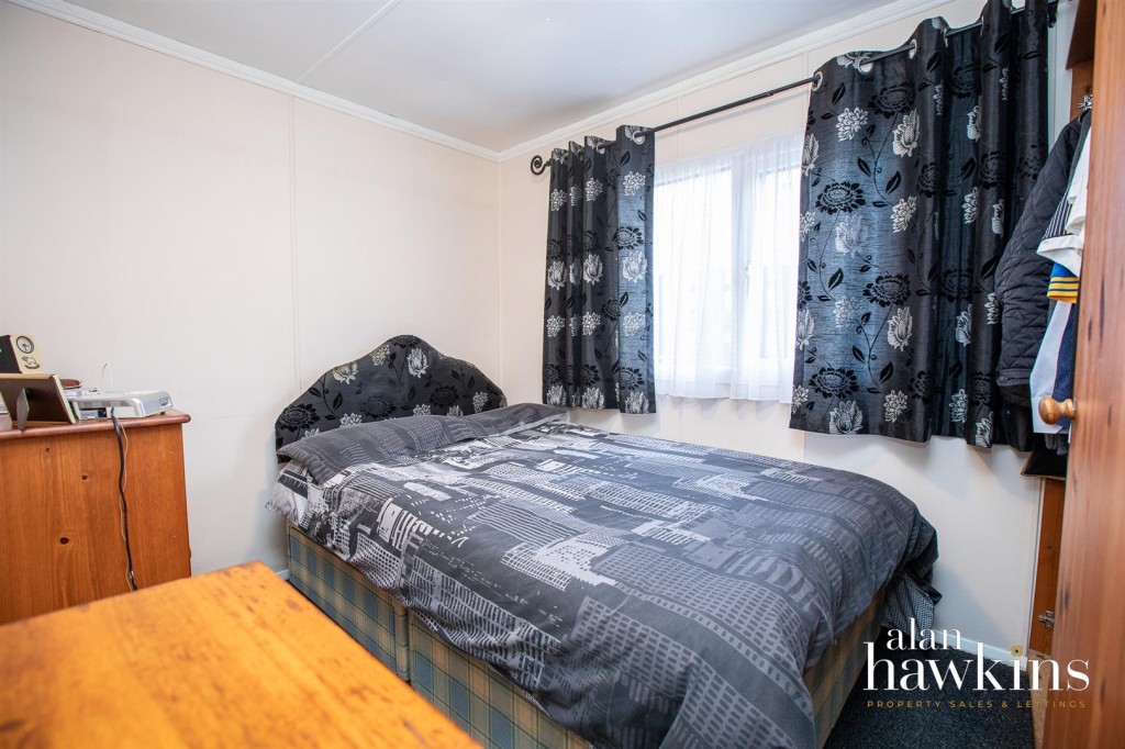 Images for Bungalow Park, Bradenstoke SN15 EAID:11742 BID:1