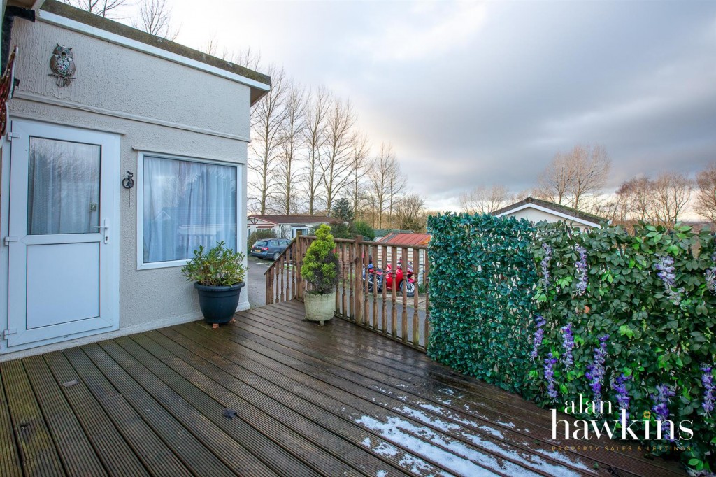 Images for Bungalow Park, Bradenstoke SN15 EAID:11742 BID:1