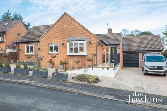 View Full Details for Glebe Road, Royal Wootton Bassett - EAID:11742, BID:1