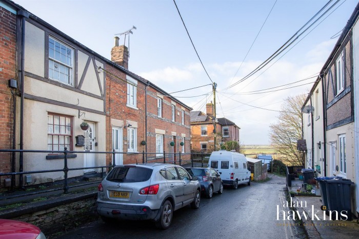 View Full Details for Wood Street, Royal Wootton Bassett - EAID:11742, BID:1