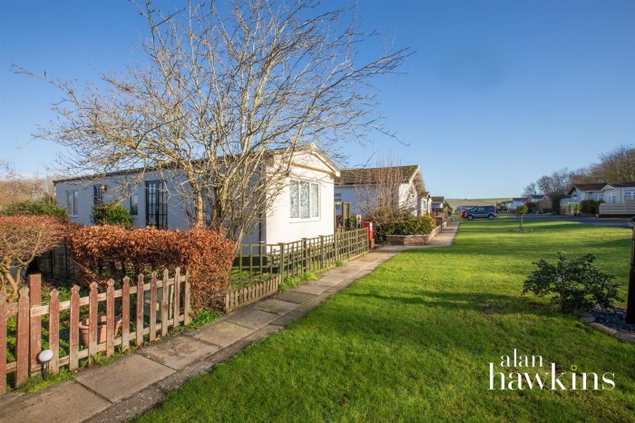View Full Details for Rawlins Park, Avebury, Marlborough - EAID:11742, BID:1
