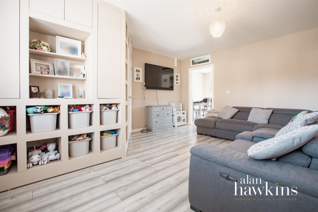 Images for Buxton Way, Royal Wootton Bassett EAID:11742 BID:1