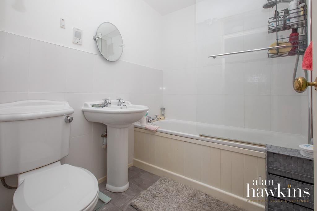 Images for Lucerne Close, Royal Wootton Bassett SN4 7 EAID:11742 BID:1
