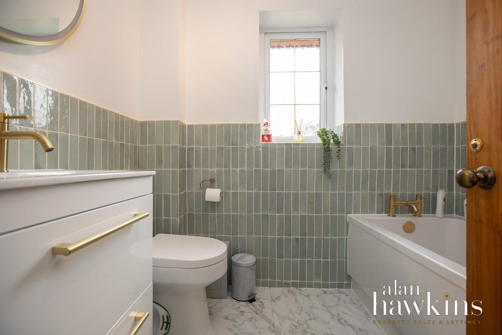 Images for Willowbrook, Purton SN5 4 EAID:11742 BID:1