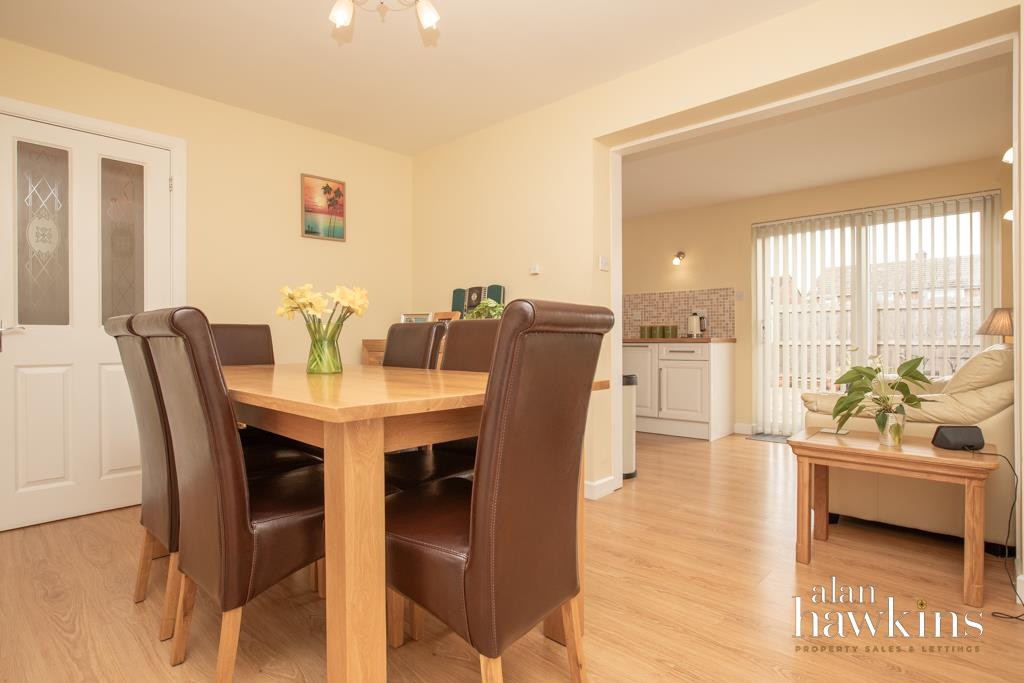 Images for Keats Close, Royal Wootton Bassett Sn4 8 EAID:11742 BID:1