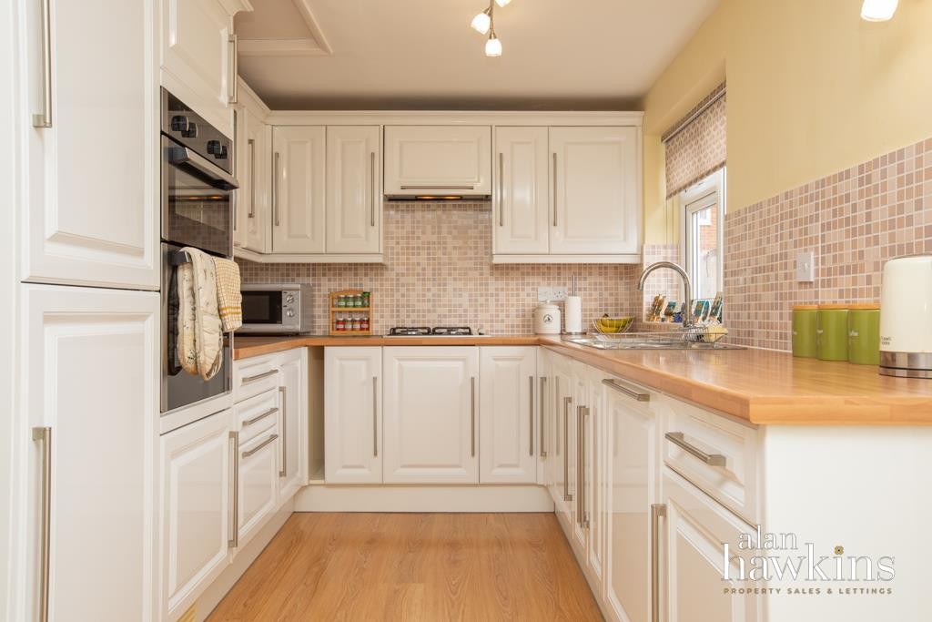 Images for Keats Close, Royal Wootton Bassett Sn4 8 EAID:11742 BID:1
